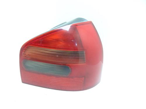 Feu arrière droit AUDI A3 (8L1) 1.9 TDI (110 hp) 32394187