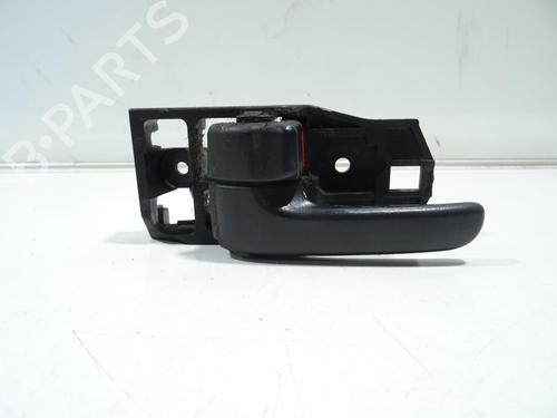 Venstre fortil invendig håndtag TOYOTA RAV 4 II (_A2_) 2.0 D 4WD (CLA20_, CLA21_, CLA20R, CLA21R) (116 hp) 32110482