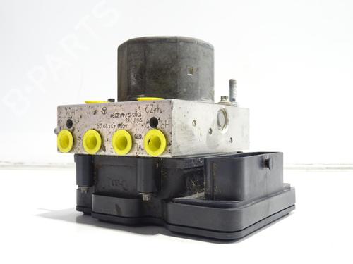 Used ABS pump MERCEDES-BENZ CLA Shooting Brake (X117) CLA 180 (117.942) (122 hp) 32472887