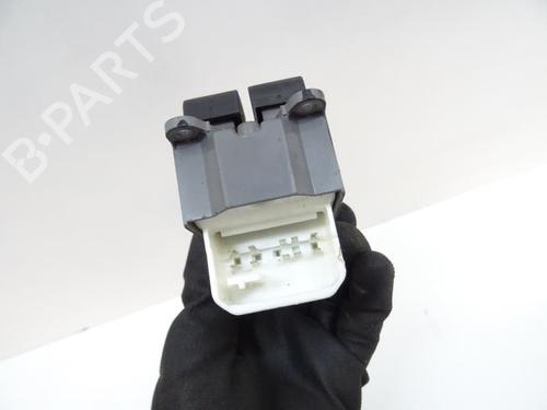 Left front window switch TOYOTA YARIS (_P9_) 1.4 D-4D (NLP90_, NLP90R) | BP20045440I27 