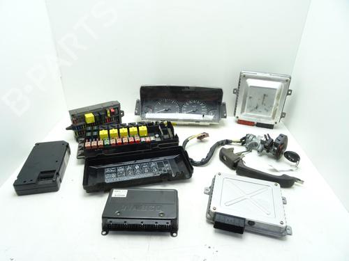 Used Electronic module LAND ROVER DISCOVERY II (L318) 2.5 Td5 4x4 (139 hp) 31925740