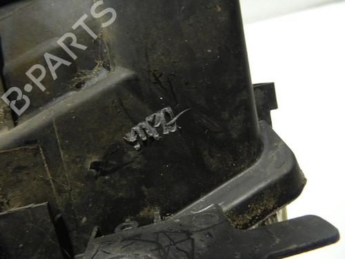 Right headlight VW POLO (6N2) 1.4 | BP32527836C29 