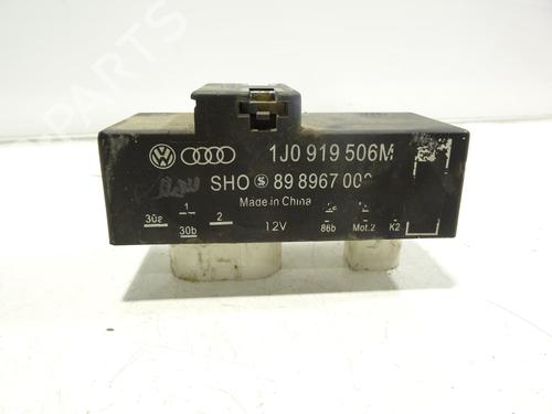 Used Electronic module Electronic module VW POLO V (6R1, 6C1) 1.2 (70 hp) 33609838 33609838
