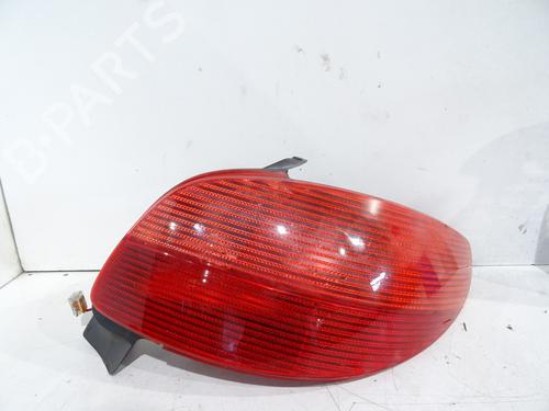 Used Right taillight PEUGEOT 206 Hatchback (2A/C) 1.9 D (69 hp) 31973367