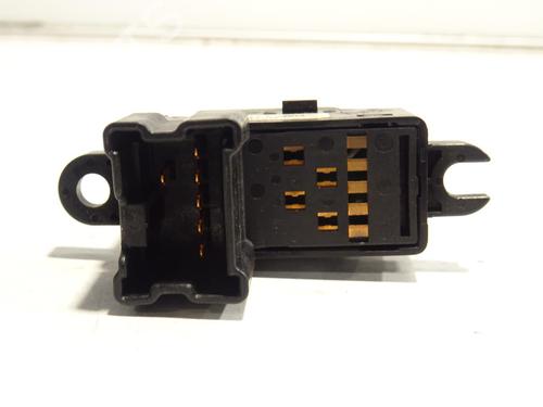 Used Right rear window switch Right rear window switch NISSAN PATHFINDER III (R51) 2.5 dCi 4WD (174 hp) 33333081 33333081