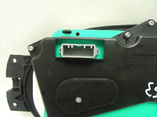 Used Instrument cluster Instrument cluster DACIA SANDERO 1.5 dCi (68 hp) 32688438 32688438