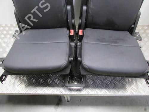 Used Rear seat (3rd row) Rear seat (3rd row) LAND ROVER DISCOVERY IV (L319) 3.0 SDV6 4x4 (256 hp) 21973214 21973214