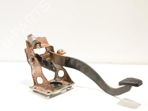 Used Break pedal TOYOTA LAND CRUISER 90 (_J9_) 3.0 TD (KZJ90_, KZJ95_, KZJ90R, KZJ95R, KZJ90W, KZJ95W) (125 hp) 31658530