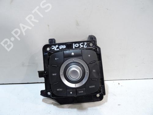 switch-renault-megane-iii-hatchback-bz01_-b3_-2008-31968170 main image