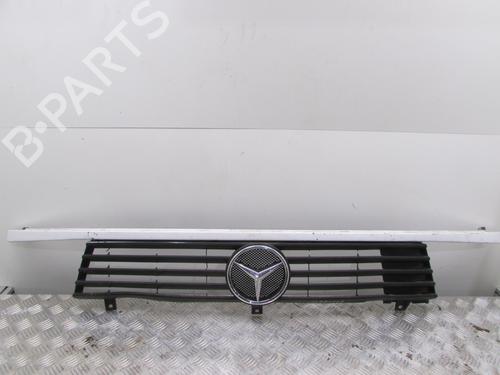 Used Grille MERCEDES-BENZ VITO Van (W638) [1997-2003]  25602556