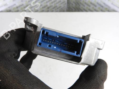 Used ECU airbags HYUNDAI H-1 / STAREX Bus (A1) 2.5 TCi (101 hp) 22918331