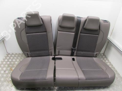 Rear seat PEUGEOT 2008 I (CU_) 1.2 THP 110 / PureTech 110 | BP25588140C17 - Image 4