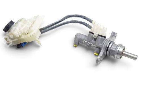 Used Brake master cylinder Brake master cylinder 39177542 39177542