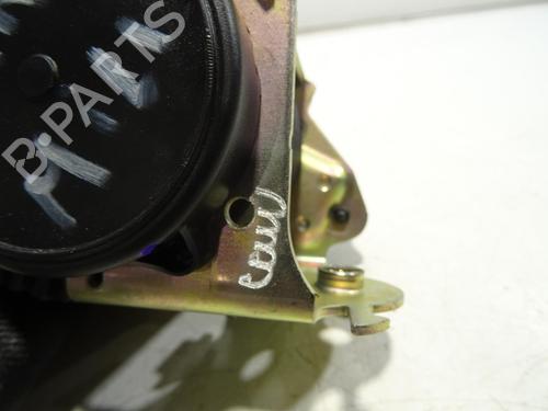 rear-center-seatbelt-dacia-sandero-ii-2012-26977305 main image