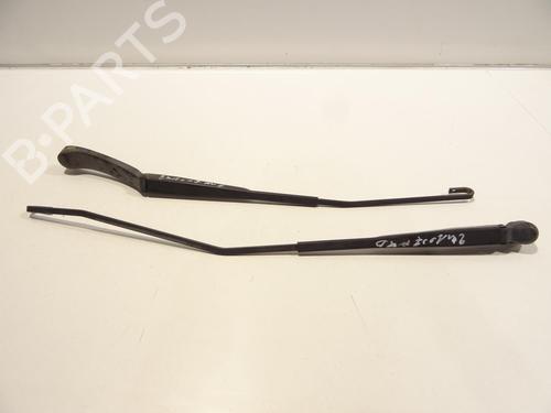 Used Front windshield wiper arm RENAULT LAGUNA I (B56_, 556_) 1.9 dTi (B56J) (98 hp) 28611967