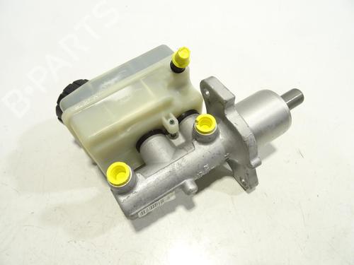 Used Brake master cylinder Brake master cylinder MERCEDES-BENZ B-CLASS Sports Tourer (W245) B 200 CDI (245.208) (140 hp) 20690304 20690304