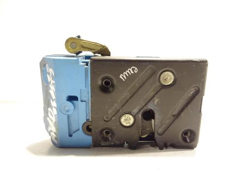 front-right-lock-volvo-s60-i-384-2000-2001-2002-2003-2004-2005-2006-2007-2008-2009-2010-31851008 main image