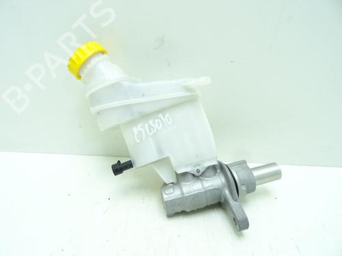 Used Brake master cylinder Brake master cylinder FIAT 500X (334_) 1.6 D Multijet (334AXA1B, 334AXA11) (120 hp) 29998250 29998250