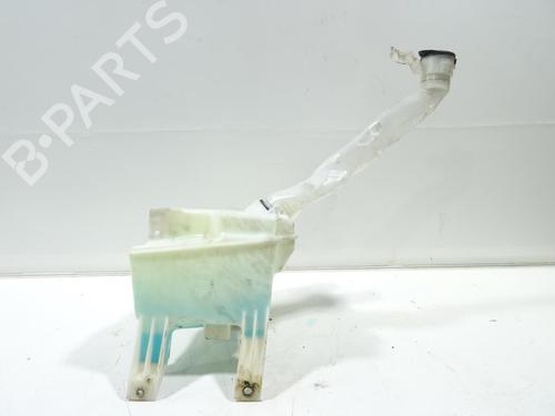 Used Windscreen washer tank TOYOTA RAV 4 II (_A2_) 2.0 D 4WD (CLA20_, CLA21_, CLA20R, CLA21R) (116 hp) 32110421