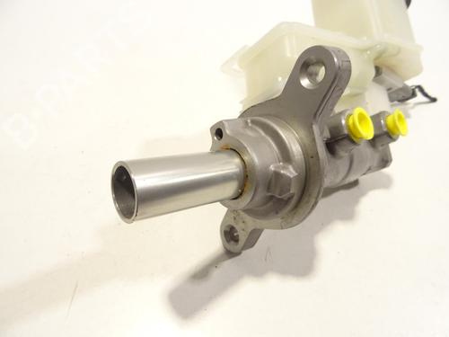 Used Brake master cylinder Brake master cylinder MAZDA 6 Hatchback (GH) 2.2 D (GH10) (129 hp) 28601582 28601582