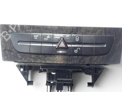 Used Radio Radio MERCEDES-BENZ E-CLASS (W211) E 270 CDI (211.016) (177 hp) 36032860 36032860