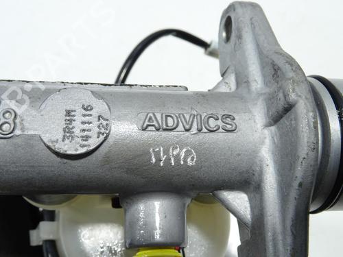 Brake master cylinder SUZUKI JIMNY Closed Off-Road Vehicle (SN) 1.5 DDiS 4x4 | BP29281924M77 