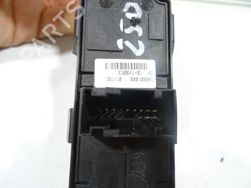 Used Left front window switch Left front window switch CITROËN JUMPY II Van 2.0 HDi 120 (120 hp) 33333272 33333272