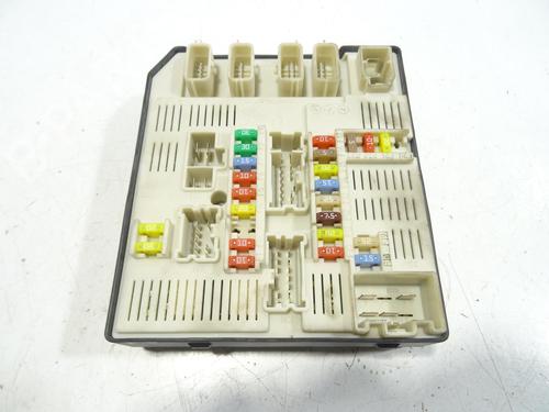 Used Fuse box RENAULT MEGANE III Hatchback (BZ0/1_, B3_) 1.5 dCi (106 hp) 26653739