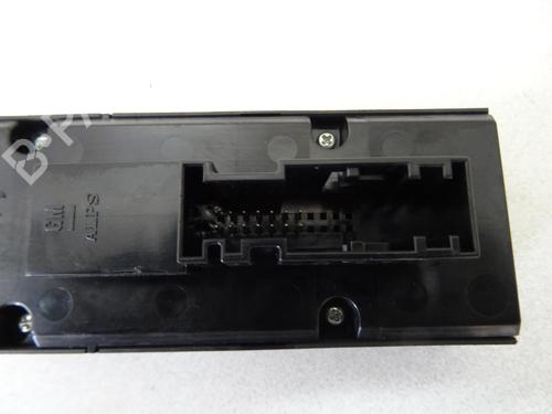 Used Left front window switch OPEL ASTRA H (A04) [2004-2014]  20042424