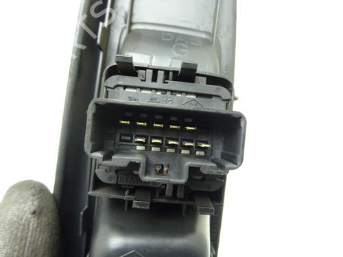 Left front window switch RENAULT CLIO II (BB_, CB_) 1.5 dCi (B/C2J) | BP29537413I27 