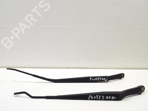 Used Front windshield wiper arm HYUNDAI TUCSON (JM) 2.0 CRDi All-wheel Drive (113 hp) 21776634