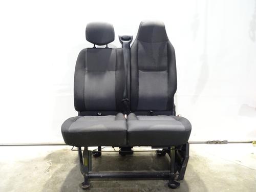 Used Right front seat RENAULT MASTER III Van (FV) 2.3 dCi 135 FWD (FV0N, FV08, FV06, FV00) (136 hp) 28077651