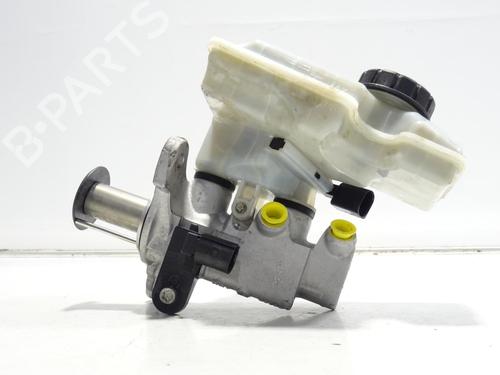 Used Brake master cylinder Brake master cylinder AUDI A3 Sportback (8VA, 8VF) [2012-2021] 33319518 33319518