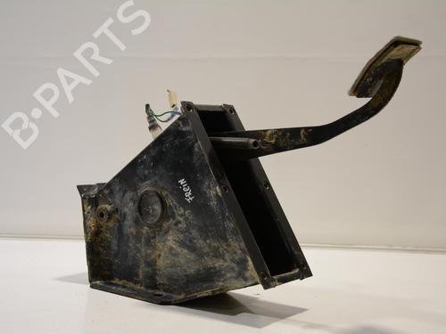 Used Break pedal LAND ROVER DEFENDER Station Wagon (L316, L315) 2.5 Td5 4x4 (L316) (122 hp) 31308424