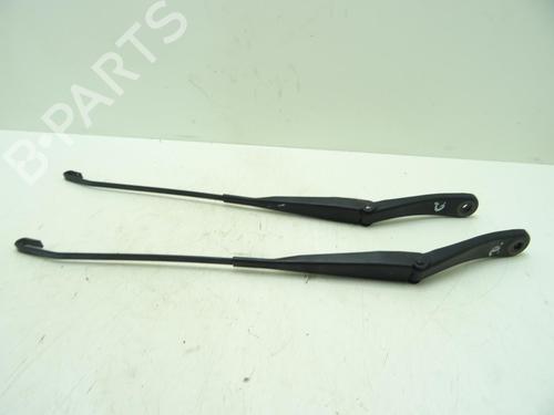 Used Front windshield wiper arm DACIA SANDERO 1.6 MPI 85 (BS03) (84 hp) 28283384