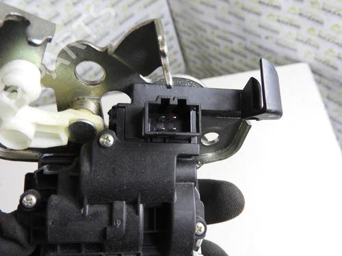 Used Tailgate lock Tailgate lock 20041465 20041465