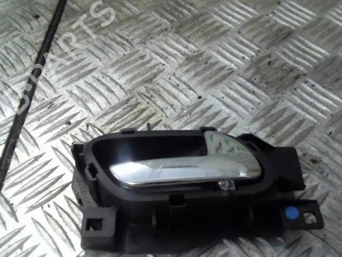 Used Front right interior door handle PEUGEOT 407 (6D_) 2.0 HDi 135 (6DRHRH, 6DRHRE, 6DRHRG, 6DRHRJ) (136 hp) 20061214