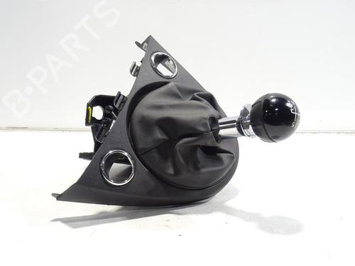 Used Gear lever Gear lever FIAT 500 (312_) 1.0 Mild Hybrid (312.AYD1B) (69 hp) 33233671 33233671