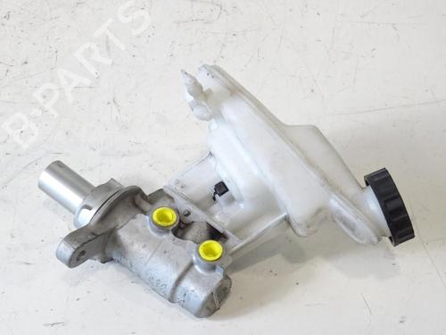 Used Brake master cylinder DS DS 7 Crossback (J4_, JR_, JC_) 1.5 BlueHDi 130 (JCYHZJ, JCYHZR) (130 hp) 20038923