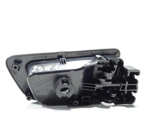 front-left-interior-door-handle-ssangyong-tivoli-2015-29204245 main image