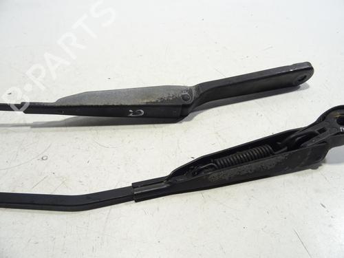 front-windshield-wiper-arm-renault-kangoo-express-fc01_-1997-31602408 main image