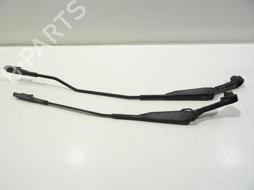 Front windshield wiper arm FIAT MULTIPLA (186_) 1.9 JTD (186AXE1A) 51821326
