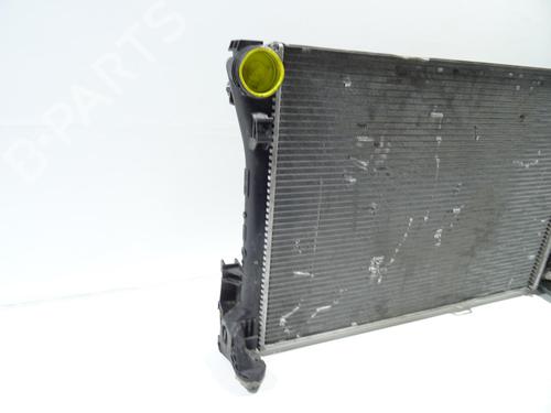 Used Water radiator Water radiator MERCEDES-BENZ C-CLASS (W204) C 220 CDI (204.002) (170 hp) 29506686 29506686