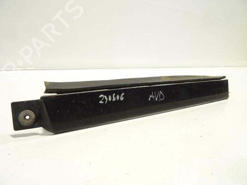 Friso farol Friso farol MERCEDES-BENZ E-CLASS (W124) E 300 D (124.131) (136 hp) 25269273 25269273