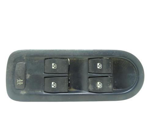 Comutador vidro frente esquerdo Comutador vidro frente esquerdo RENAULT MEGANE II (BM0/1_, CM0/1_) [2001-2012] 35961612 35961612