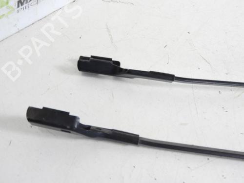 Front windshield wiper arm PEUGEOT 5008 (0U_, 0E_) 1.6 HDi | BP20043537C143 