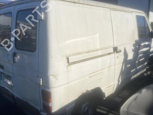 Used Parts RENAULT TRAFIC Van (T_, P_, V_) 2.1 D 2281055