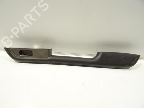 Used Right rear window switch NISSAN X-TRAIL I (T30) 2.2 dCi 4x4 (136 hp) 25872744