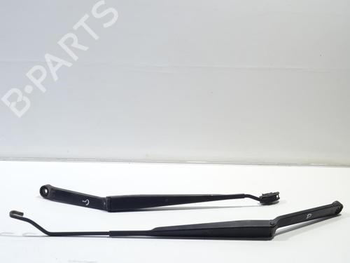 Used Front windshield wiper arm NISSAN X-TRAIL I (T30) 2.2 Di 4x4 (114 hp) 22643255