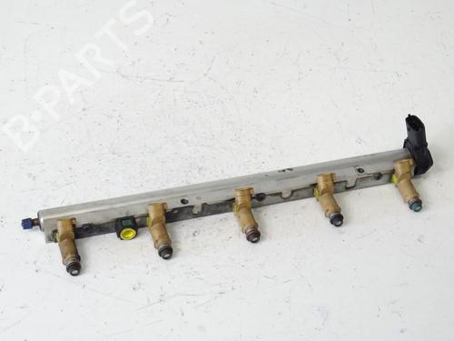 Used Injection rail Injection rail VOLVO V50 (545) 2.4 (140 hp) 25269104 25269104